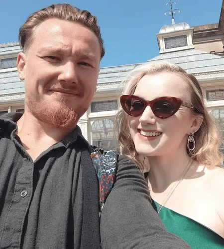 Evanna Lynch, atriz de “Harry Potter”, se casa em cerimônia íntima após orientação de astróloga (Foto: Reprodução/ Instagram/ Warner Bros. Discovery)