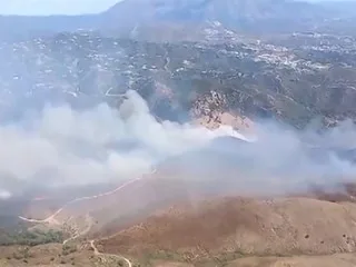 En Espagne, trois personnes blessées dans un feu de forêt qui se propage « très rapidement »