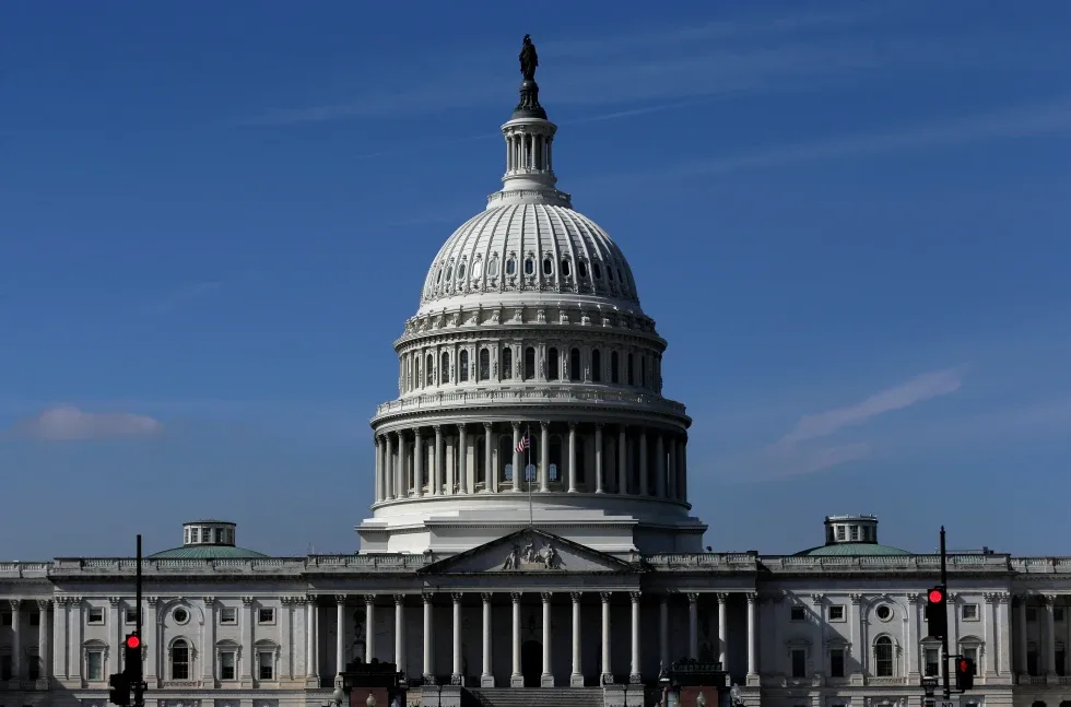 Congreso de EEUU evitó un nuevo cierre del Gobierno antes de las elecciones de medio término