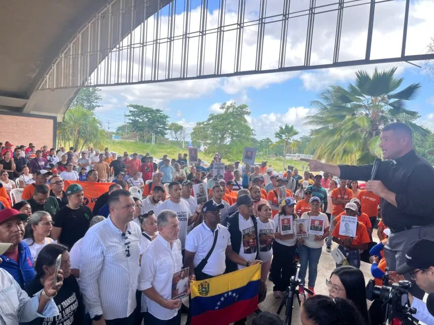 Excarcelados exigen la liberación de presos políticos en Bolívar