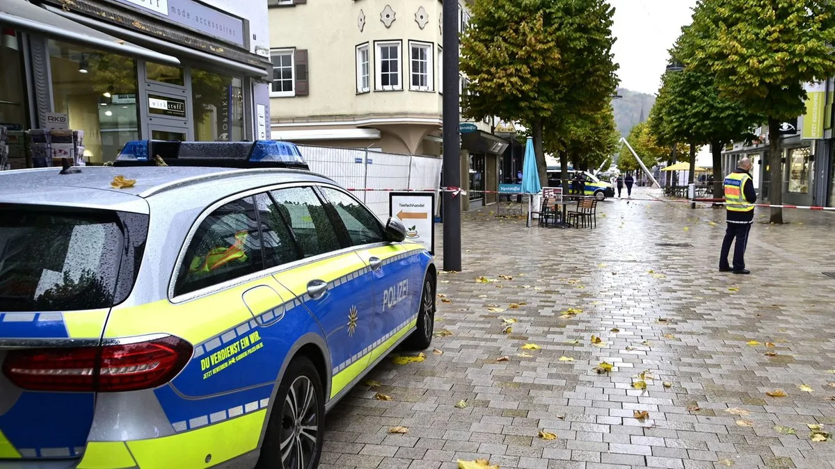 Mann mit Pistole vor Rathaus: Schüsse in Tuttlingen: 27-Jähriger trug keine scharfe Waffe