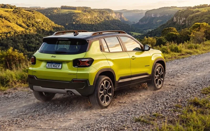 Jeep Avenger chega ao Brasil por R$ 114.990