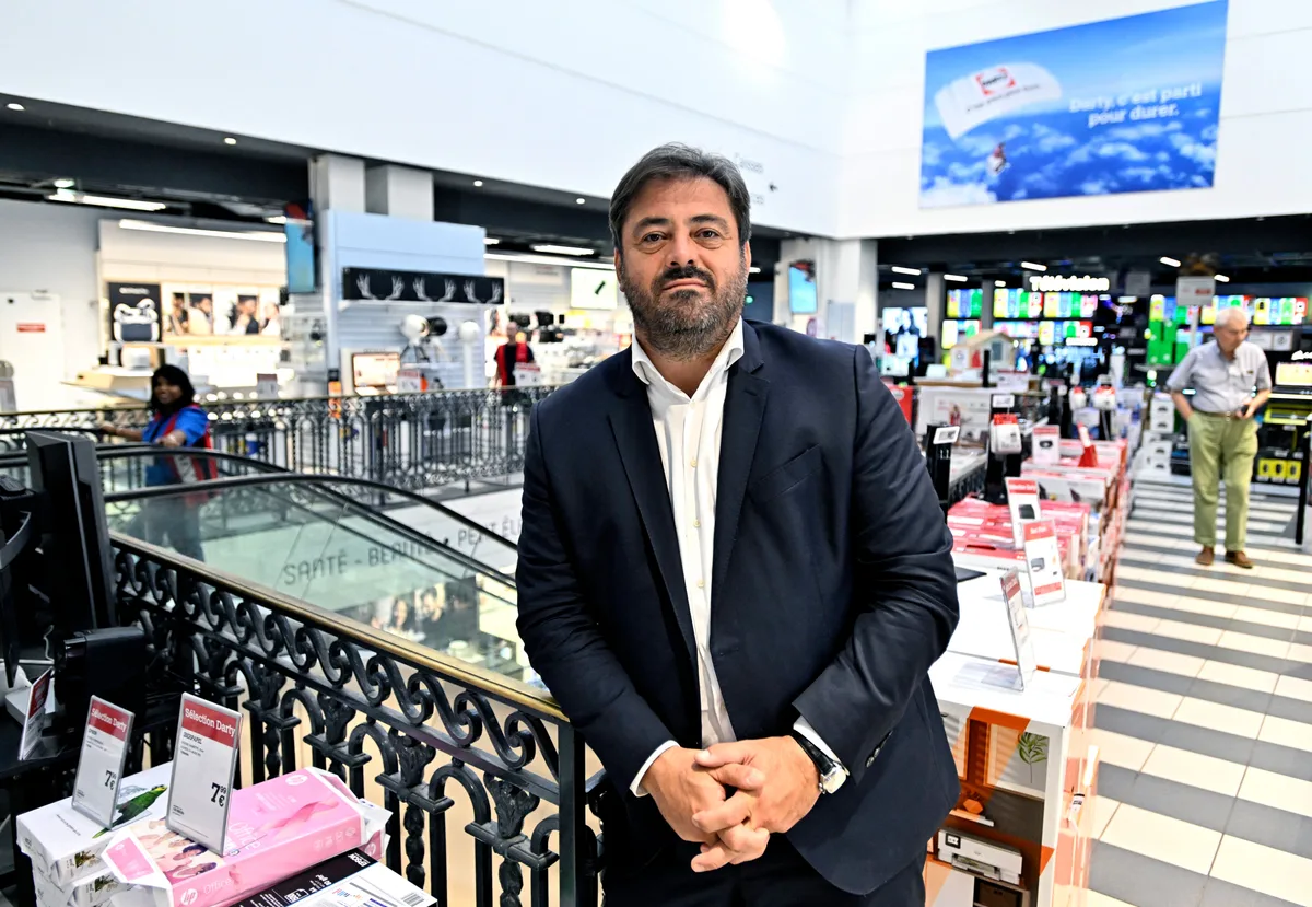 Retour du vinyle, boom des aspirateurs laveurs, crise du livre... Le patron de Fnac Darty analyse la consommation des Européens