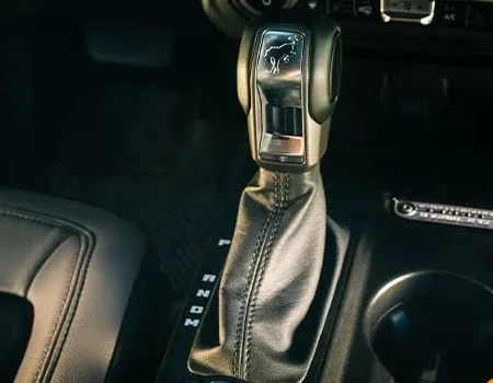Todos los significados de las letras que aparecen en la transmisión de un vehículo automático