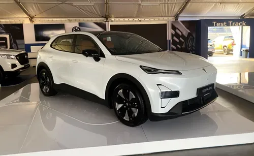 Deepal S05 REEV revealed in South Africa as Changan expands electrified line-up
