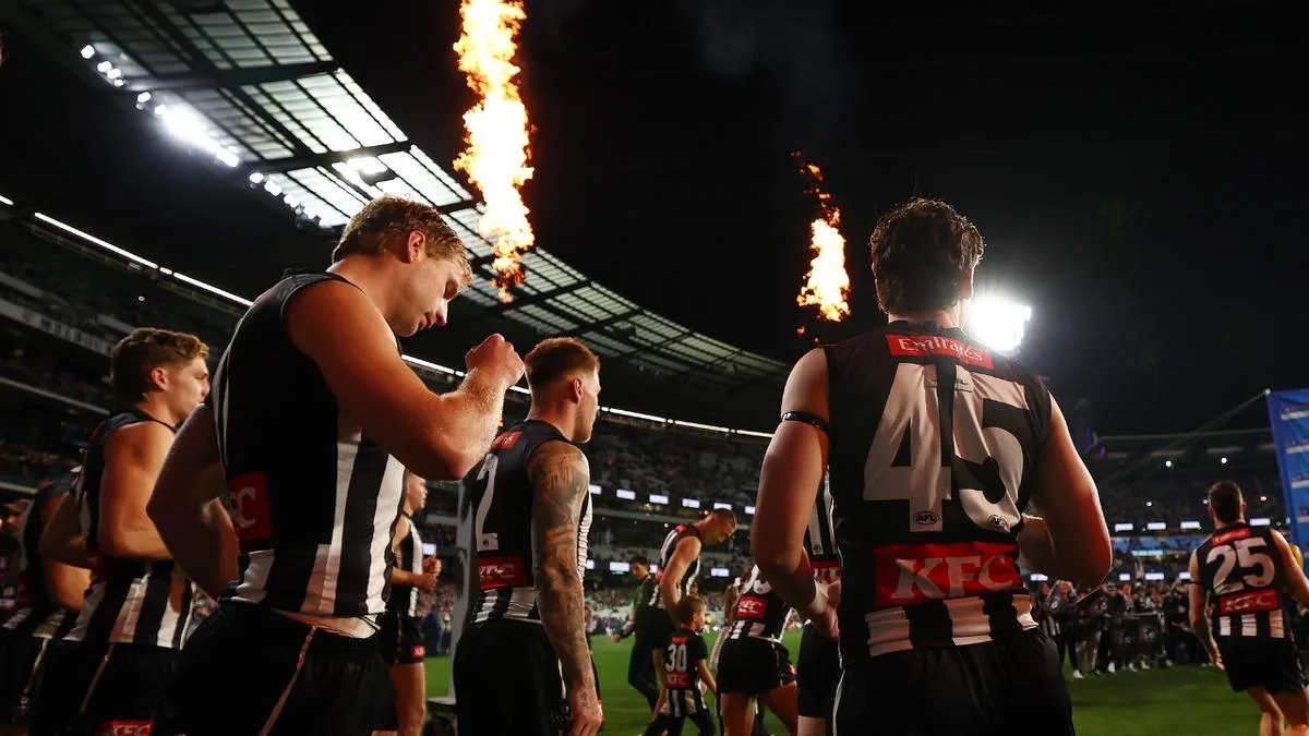 ‘Downright disgrace’ as Bulldogs set for MCG home final in leg-up for rivals Collingwood