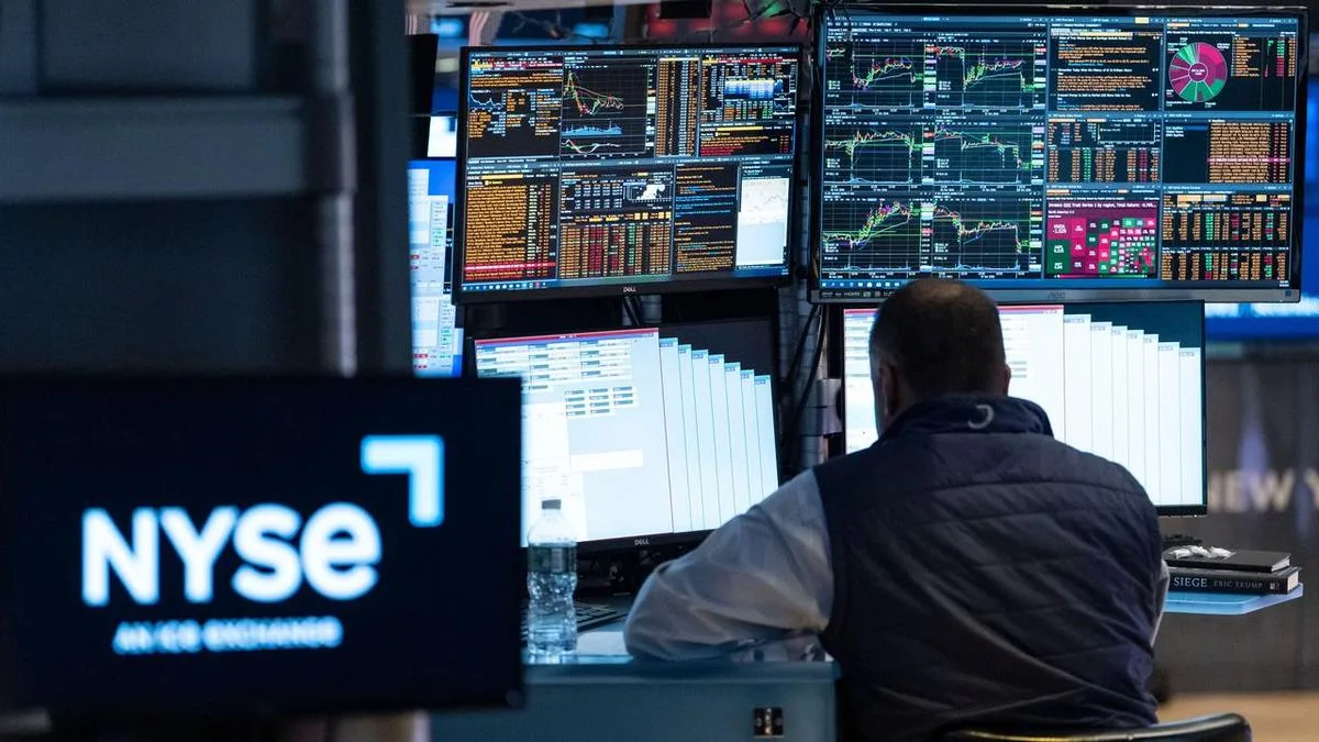 Wall Street closes sharply lower as AI worries weigh