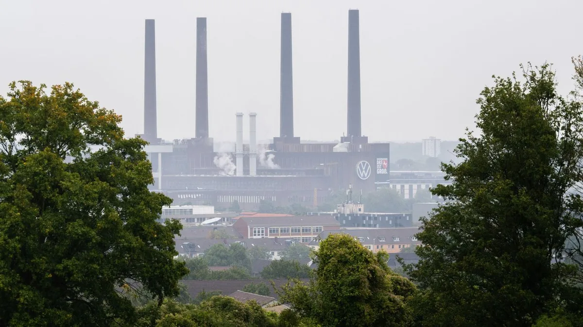 Sparmaßnahmen bei Volkswagen: VW-Chef Blume: „Die Lage ist mehr als kritisch“