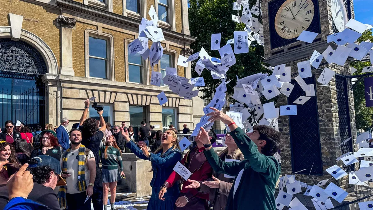 ¡Llegó la carta de Hogwarts! Así celebraron los fans de ‘Harry Potter’ el 1 de septiembre en Londres