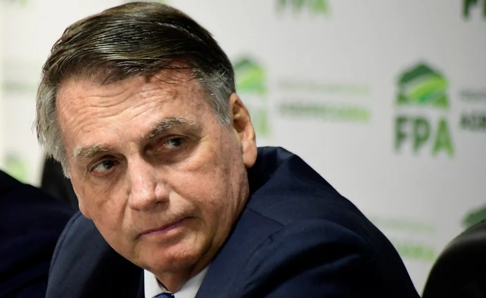 PM relata a Moraes operação sigilosa para levar Bolsonaro ao dentista