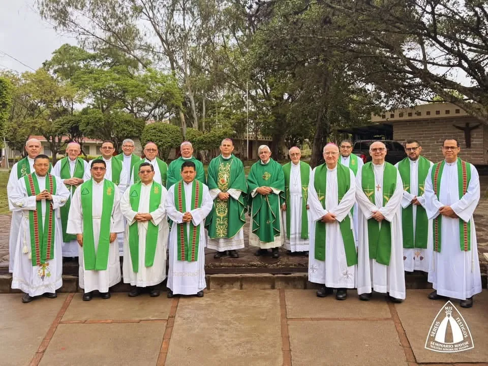 Iglesia católica de Honduras llama a la oración por la salud del papa León XIV