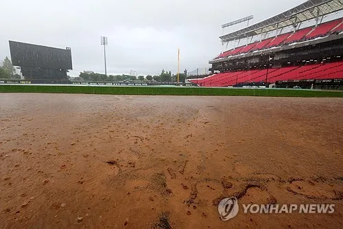 프로야구 SSG-KIA 광주 경기 우천 취소…추후 재편성