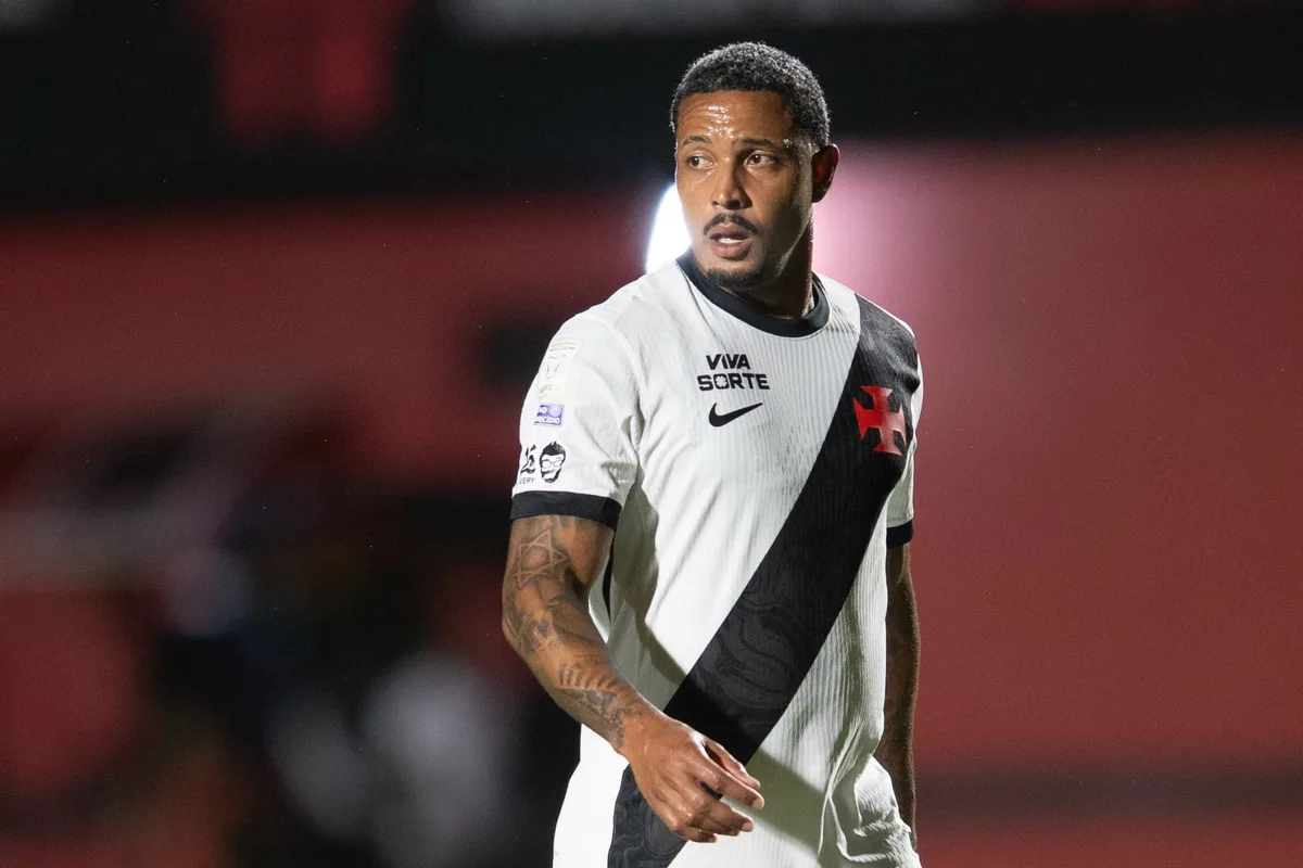 Celular apreendido levou polícia até jogadores do Vasco e Vila Nova