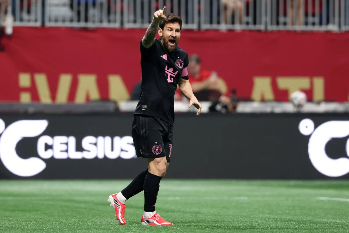 Definición “de caño” tras una doble pared y corrida desde la mitad de cancha: los dos goles de Messi en el triunfo del Inter Miami