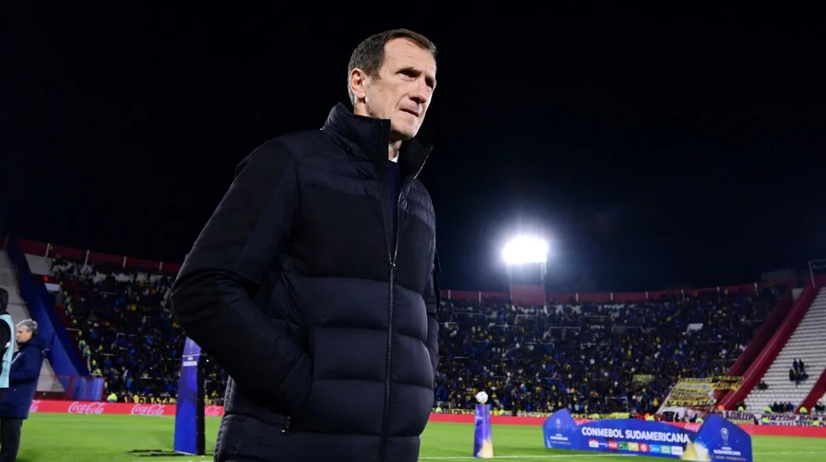 Sin Paredes y con varias dudas: el equipo que evalúa Arruabarrena para buscar los cuartos de la Copa Sudamericana