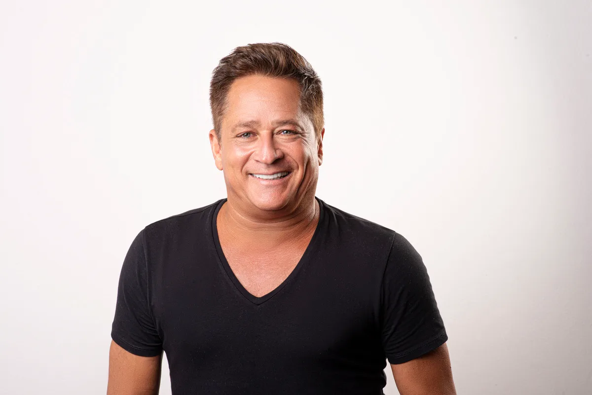 Leonardo fará show gratuito no Parque Laucídio Coelho em outubro