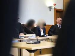 Kollegen im Stich gelassen: Zwei Polizistinnen aus Beamtenverhältnis entfernt