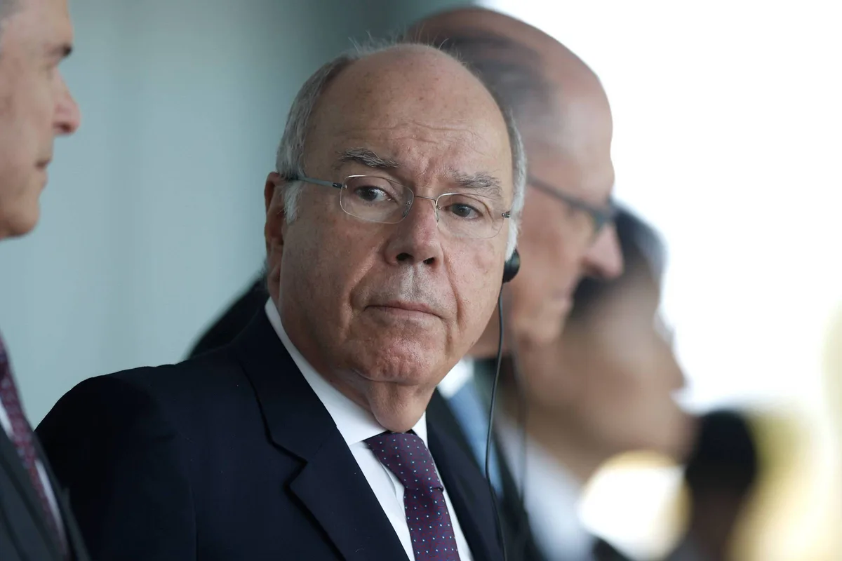 Mauro Vieira recebe oposição argentina no Itamaraty em meio a crise com Milei