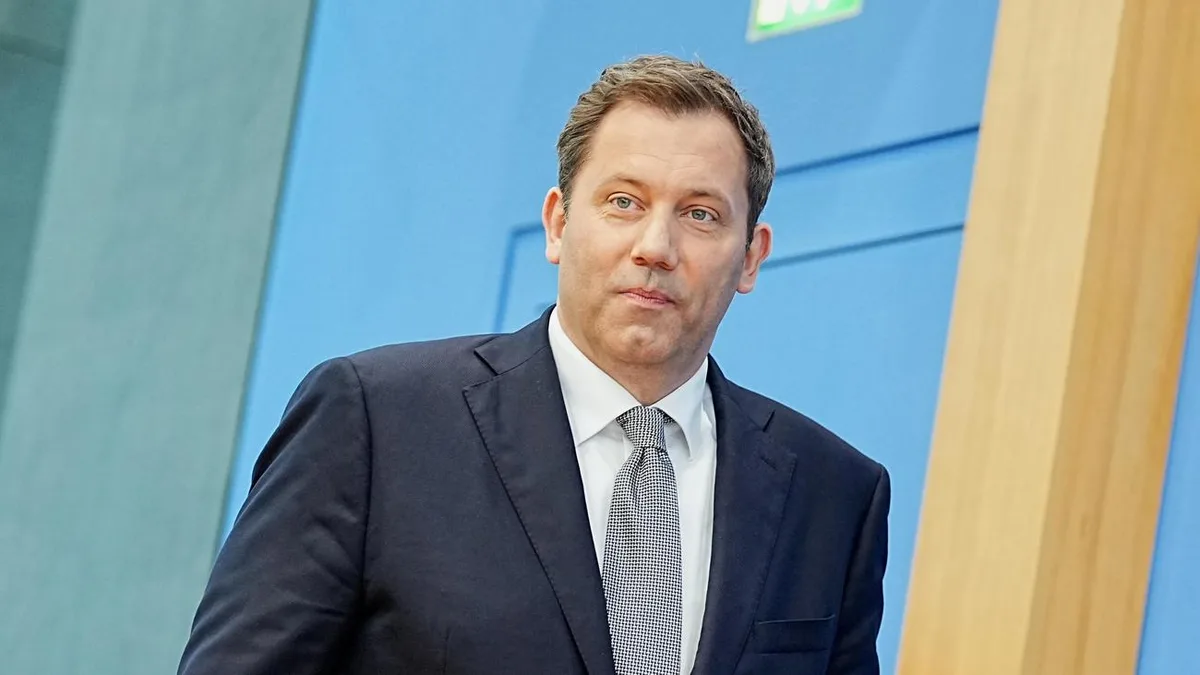 Maßnahme gegen Spritpreise: Klingbeil und EU-Kollegen fordern Übergewinnsteuer für Ölkonzerne