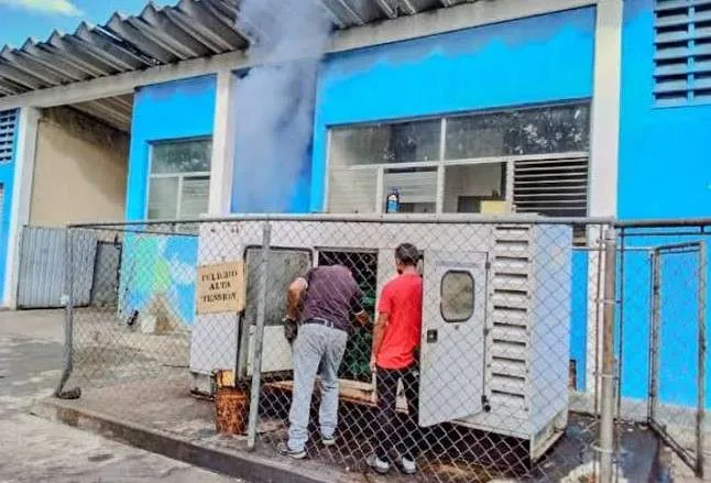 Realizan mantenimiento a planta eléctrica al Hospital Dr. Jesús Arnoldo Camacho Peña