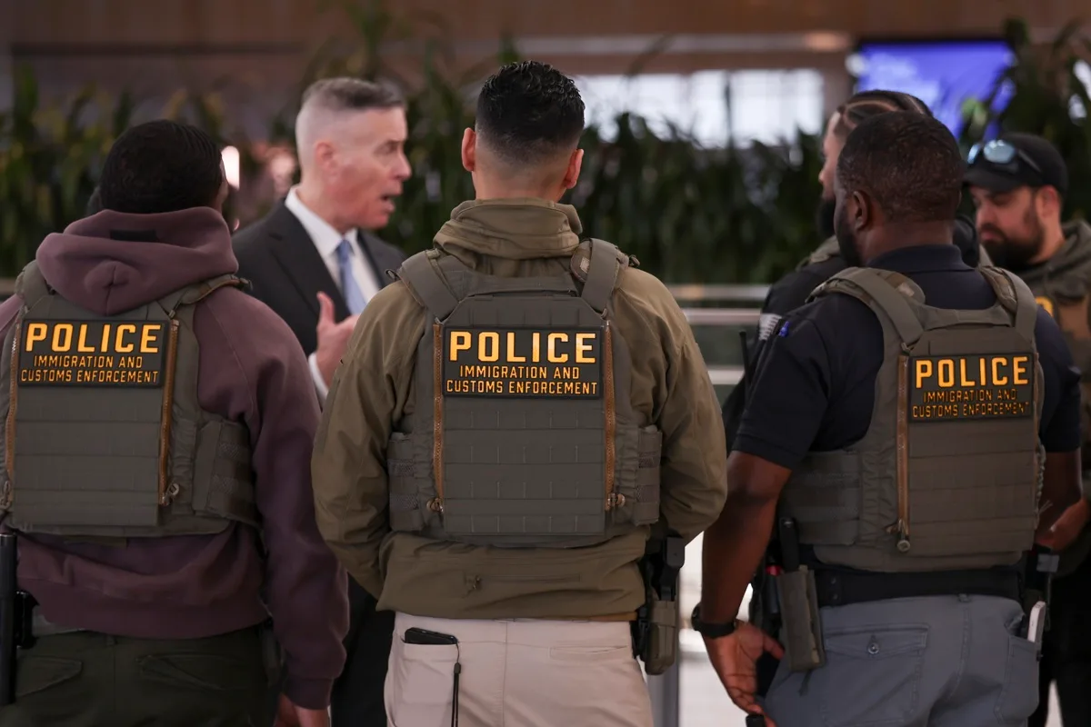 ICE detiene a seis disidentes nicaragüenses despojados de su nacionalidad en 2023