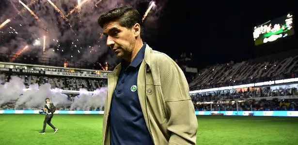 Julio Gomes: Abel corre risco ao expor Vitor Roque; jogador não gosta disso