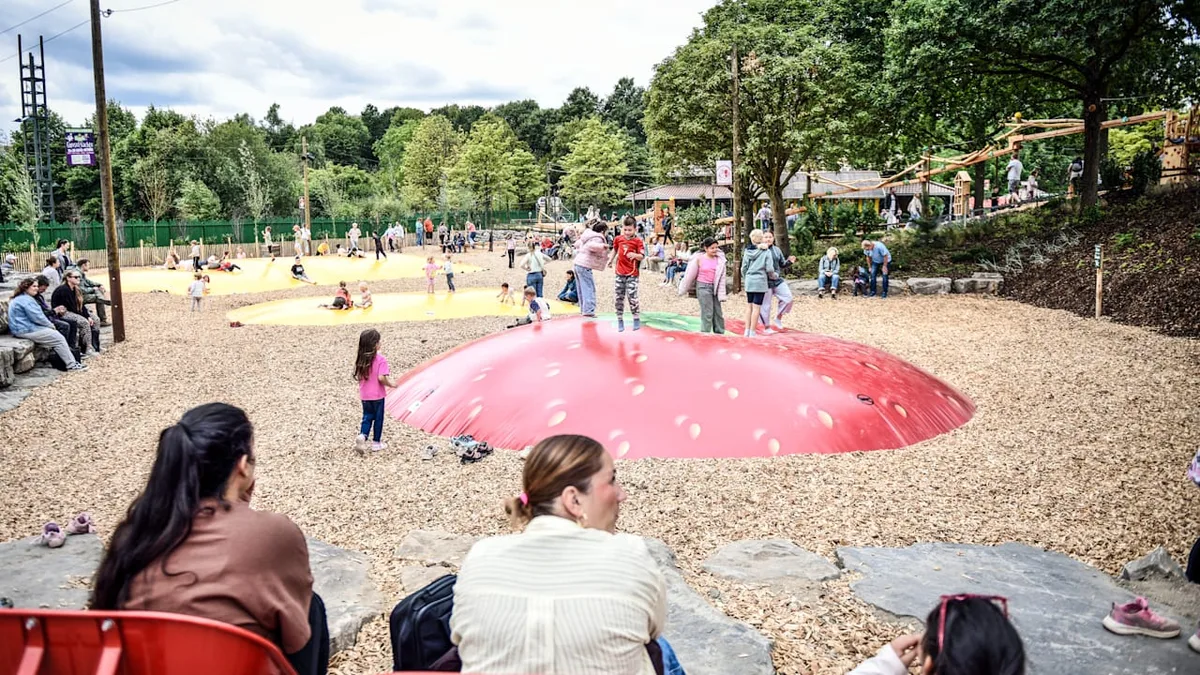 Keile am Kinderhüpfkissen - Verletzte bei Elternprügelei in Karls Erlebnis-Dorf