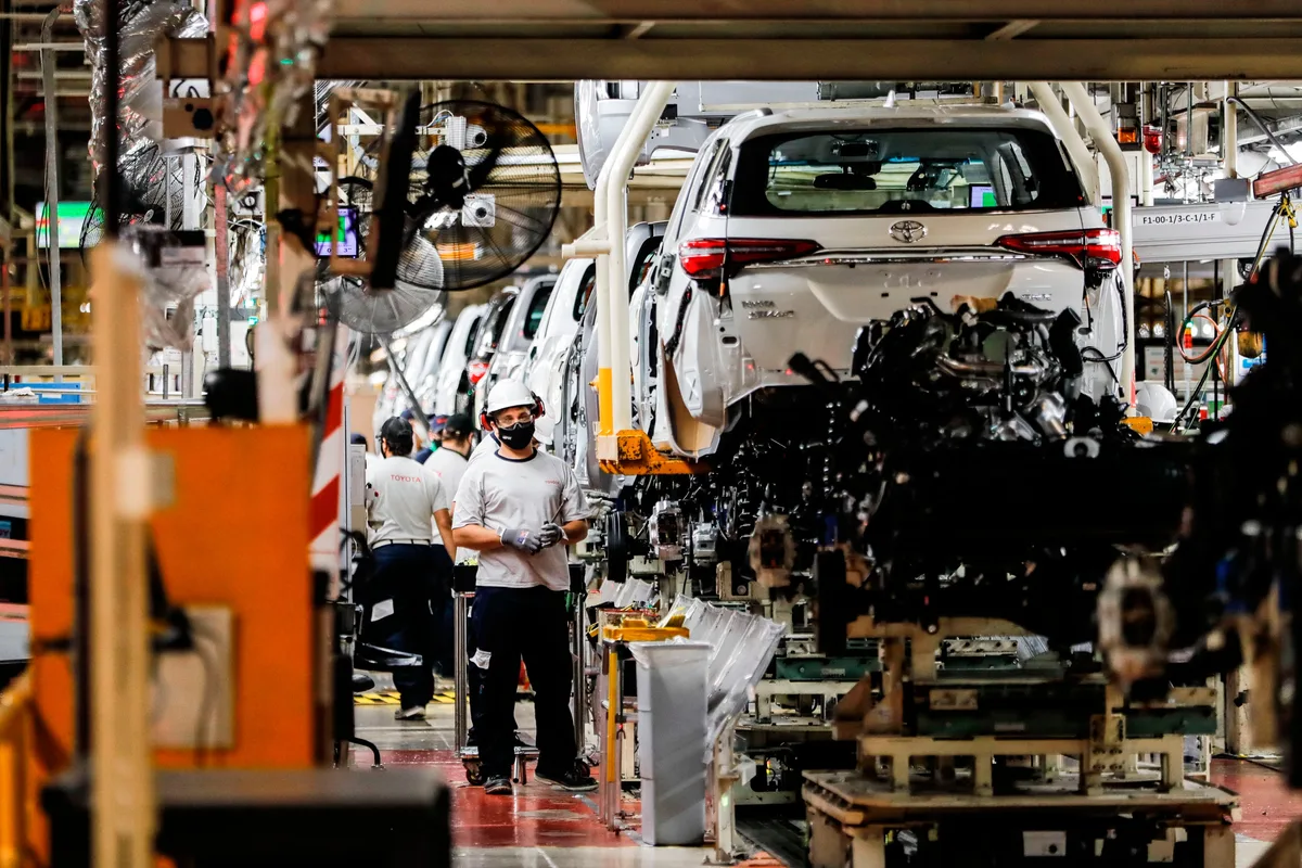 Los datos que muestran por qué con una hora de trabajo en la Argentina de hoy se produce 6% menos que hace una década