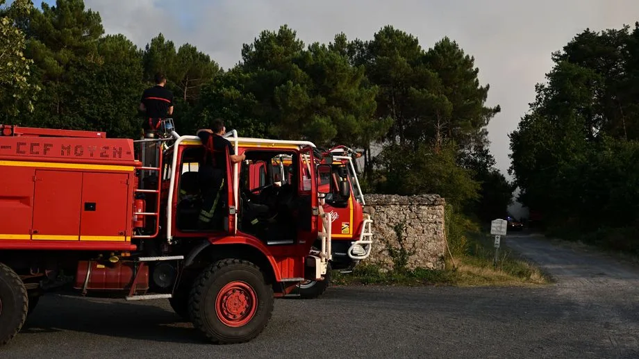 Feux de forêts : deux départements du sud de la France placés en "risque élevé" ce samedi