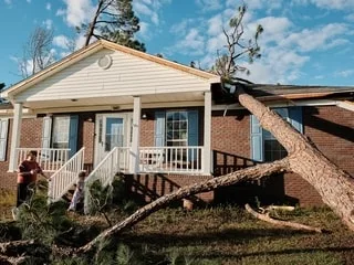 Tempête Isaias : déjà trois morts aux États-Unis, des crues et tornades encore possibles ce week-end