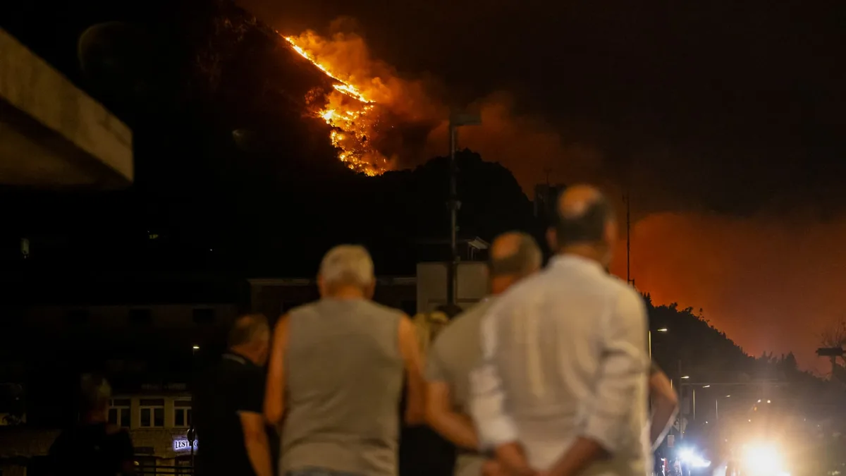 Un mort et des dizaines de blessés dans un incendie sur le littoral croate, plus de 2.000 évacuations dont des Français