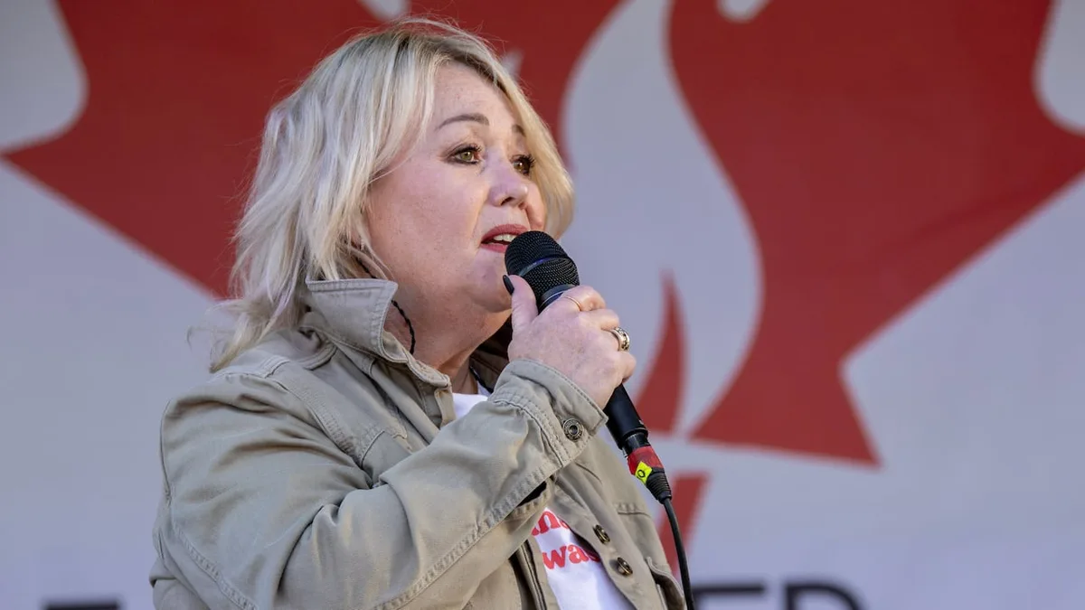 Jann Arden headlines Calgary concert for Canadian unity ahead of Alberta referendum