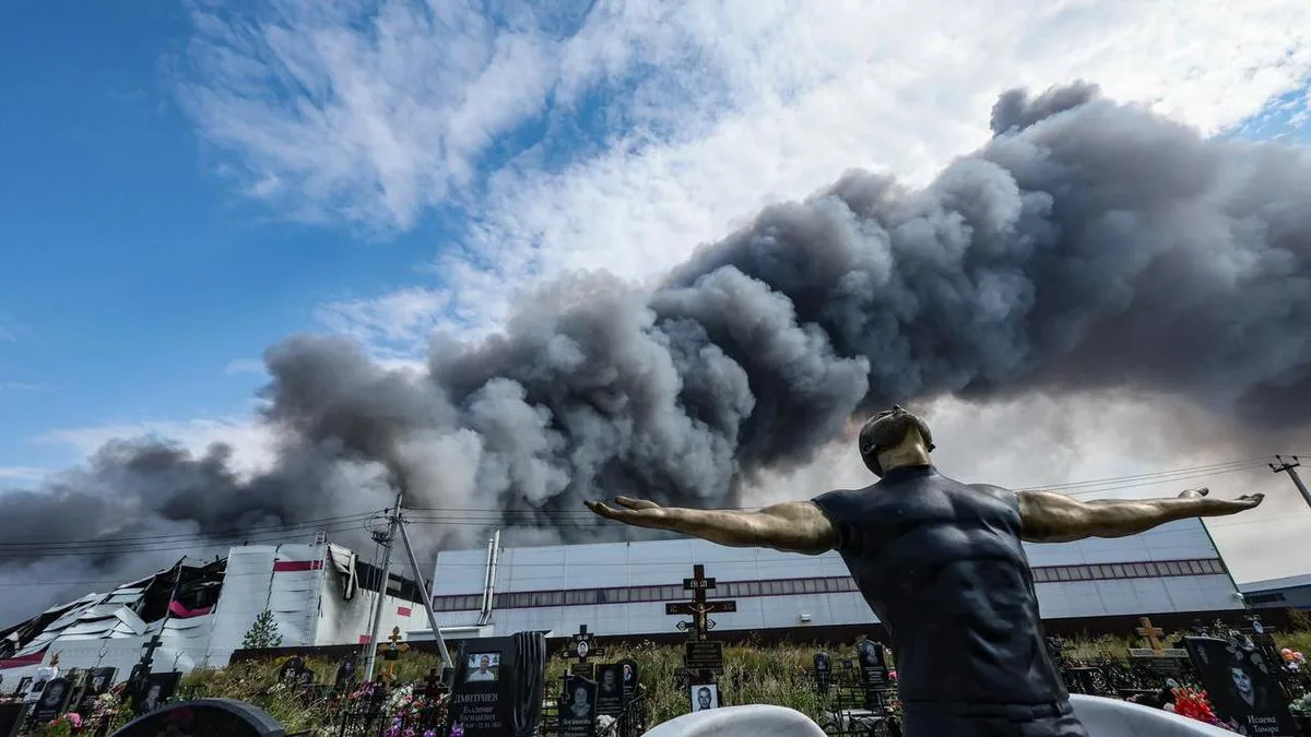 Russia hits steel plant with new strikes on Ukraine