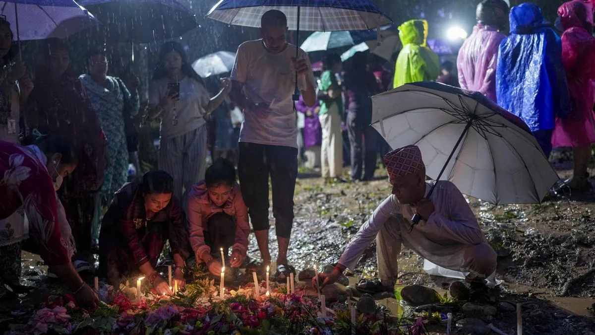 Nepal disaster a climate 'warning signal': Foreign Minister