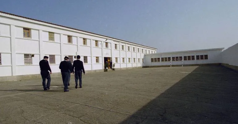 Greve de guardas prisionais em Custóias com 90% de adesão