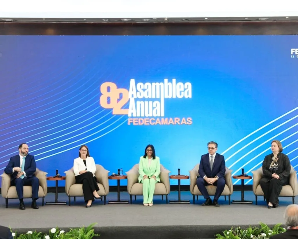 Delcy Rodríguez niega la dolarización, anuncia nueva Ley Eléctrica y decreta inicio de la Navidad el 1 de noviembre