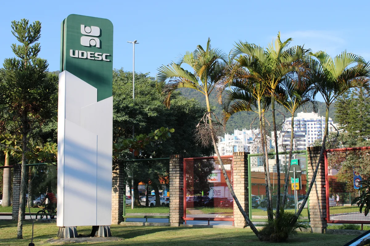 Justiça de SC suspende parte da nova política de cotas da Udesc; entenda