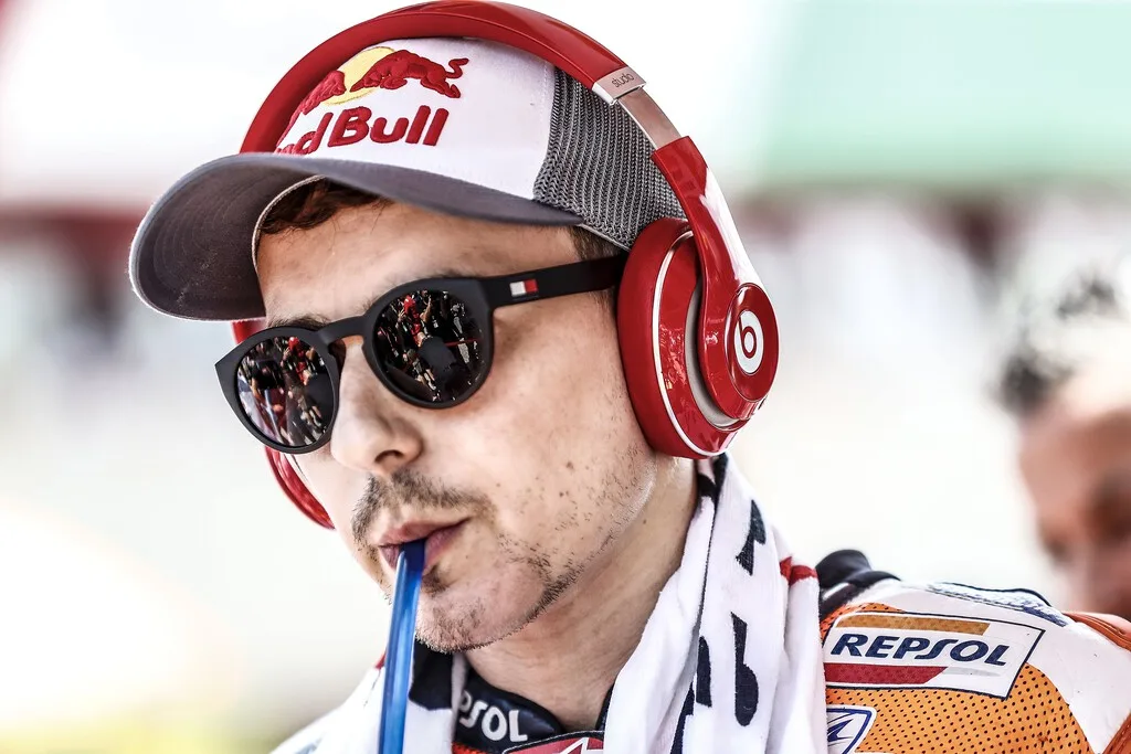 Jorge Lorenzo, expiloto e inversor inmobiliario: "Lo más inteligente es comprar 10 pisos, siempre habrá quien pague 800 euros y puedas vivir sin trabajar"