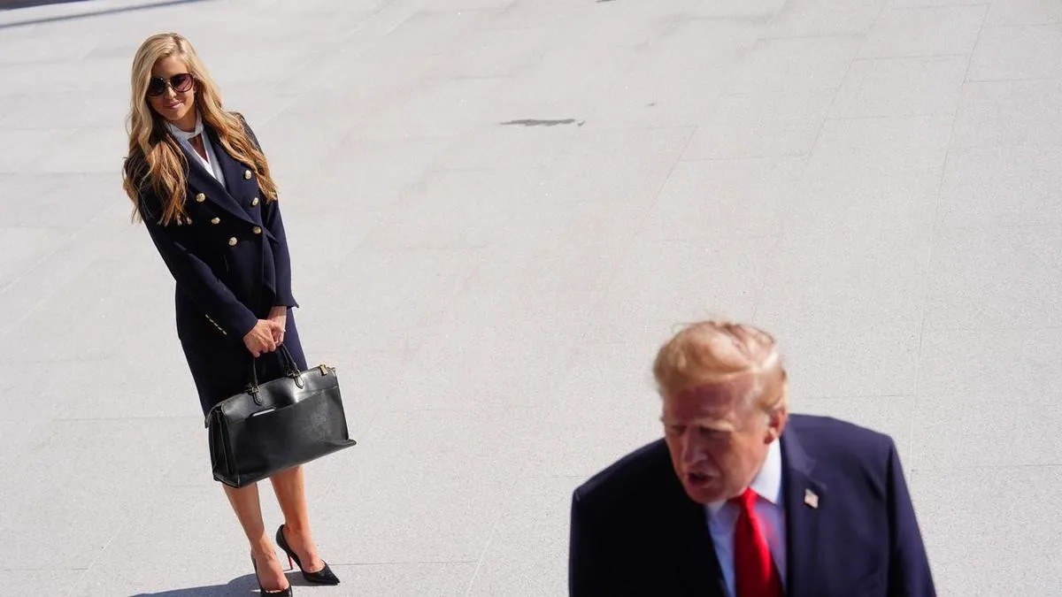 White House press secretary transitioning out of role