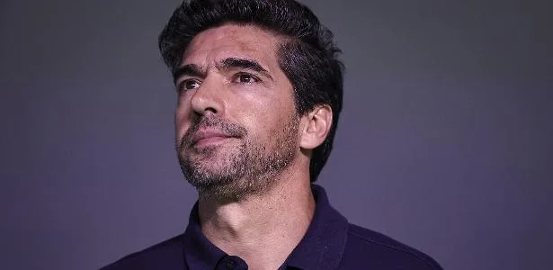 Abel acumula 12 processos no STJD por protesto ofensivo contra arbitragem