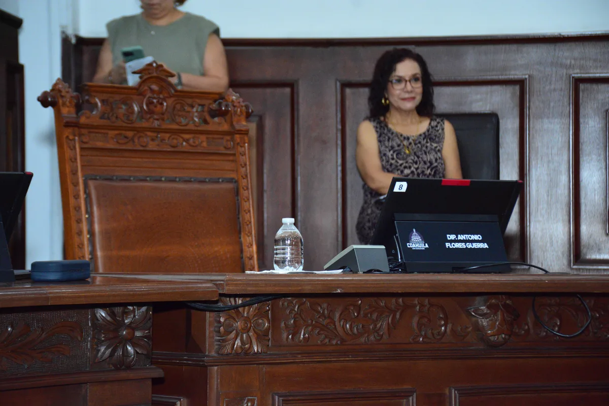 Tony Flores presenta justificante médico para faltar al Congreso de Coahuila; acude un día antes a evento del PT en CDMX