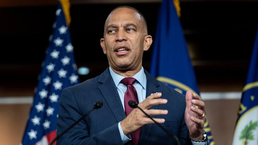 Hakeem Jeffries calls Laura Loomer a ‘stone-cold racist,’ demands Republicans denounce her