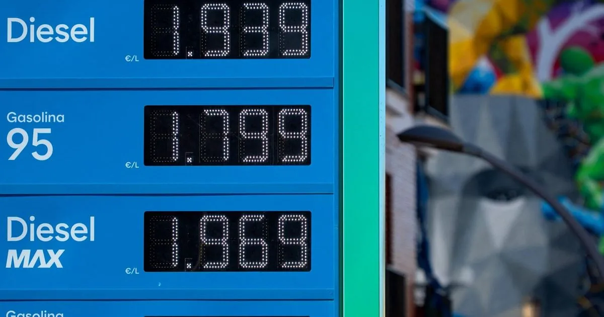 Jusqu’à 24 euros de moins sur un plein : comment l’Espagne maintient ses carburants bien moins chers qu’en France