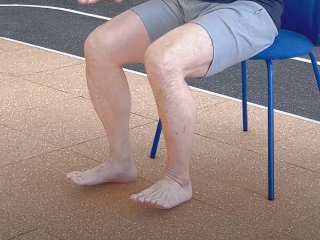 신발 밑창이 한 쪽만 닳는다면?… ‘발 디딤’ 바로잡는 3분 운동