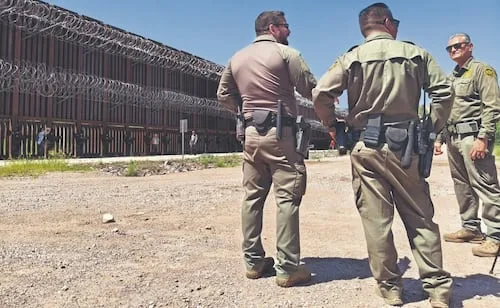 Seguridad descarta "guerra de drones" en la frontera con EU; asegura que mantiene vigilancia en el espacio aéreo
