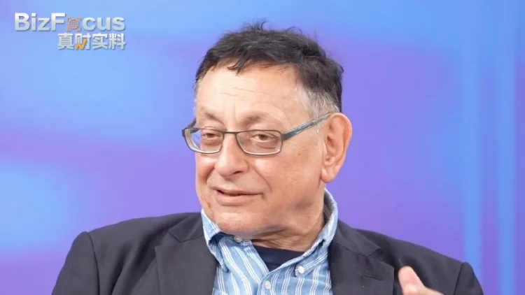 Think tank expert: China offers the world an alternative