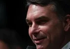 Em campanha no RS, Flávio vota à distância a favor do fim da 6x1