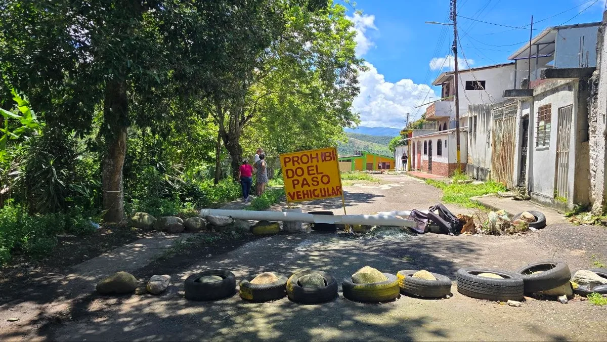 Debido a un trabajo mal hecho por la alcaldía, nueve casas están a punto de desplomarse en Rubio