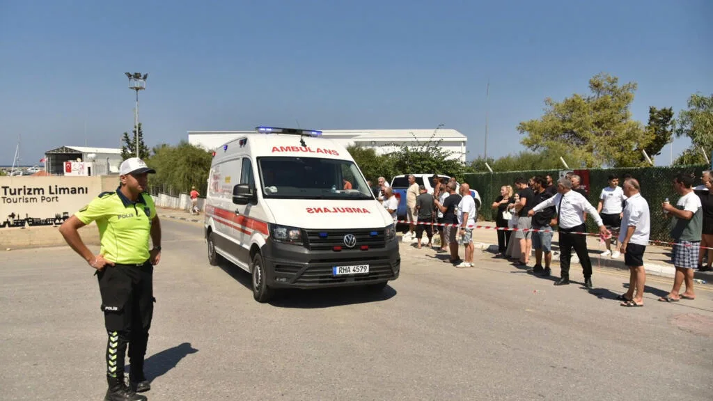 Naufrage meurtrier d'un bateau de croisière au large de Chypre, sauvetage en cours