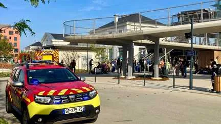 La gare de Laval évacuée après un départ de feu sur une batterie auxiliaire d'un TGV reliant Paris à Saint-Malo